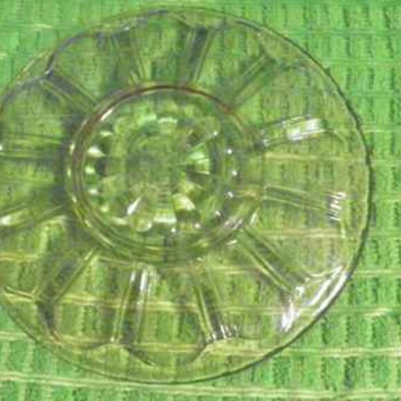 Vintage Antique Pink Depression Glass Salad Plate(s) 8 in diameter 4 total - Picture 4 of 4